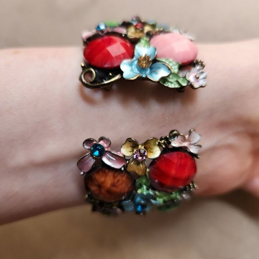 Bejeweled Flowers and Gems Cuff Bracelet - Picture 6 of 9